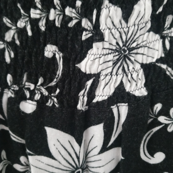 Summer Mini - Picture 3 of 3